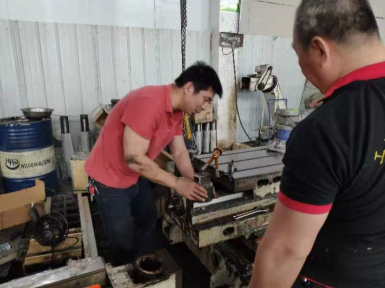 捷甬达CNC850立式加工中心维修