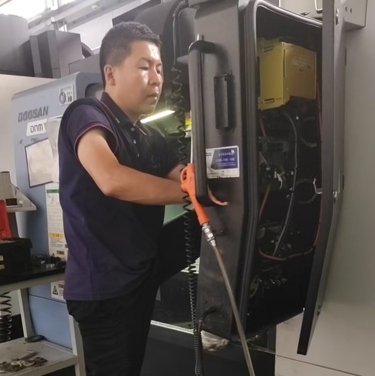 四轴转台